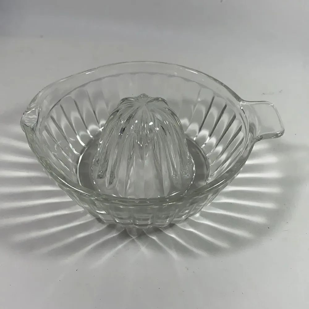 Clear Ribbed Glass Lemon Fruit Juicer Handle Spout